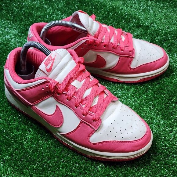 NIKE DUNK - Womens Sneakers - SIZE 8.5